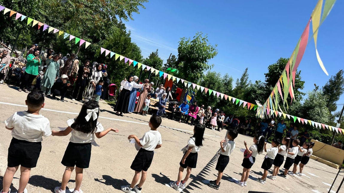 MUHTEŞEM ANNELER GÜNÜ VE YILSONU ETKİNLİĞİ